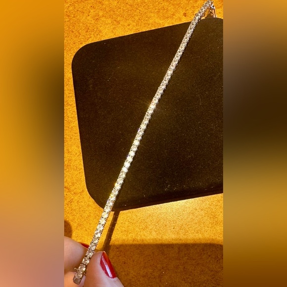 New moissanite diamond tennis bracelet in 925 solid sterling silver 7.5 inches - Picture 3 of 5